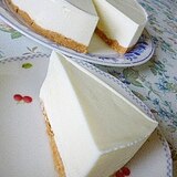 ビスケット台も美味しいレアチーズケーキ